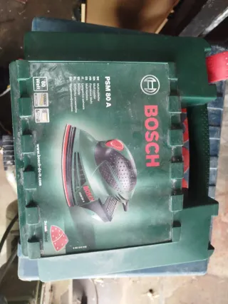 Herramientas y material de obra.