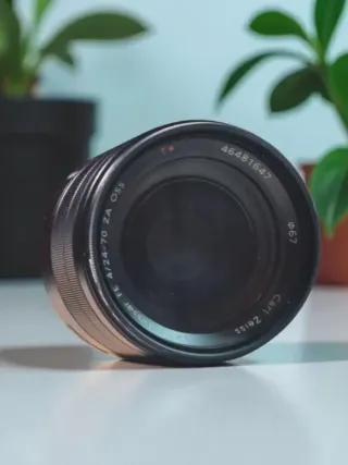 IMPECABLE Sony FE 24-70mm f/4 ZA OSS Lente