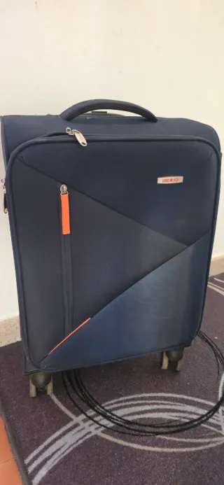 Maleta de viaje azul