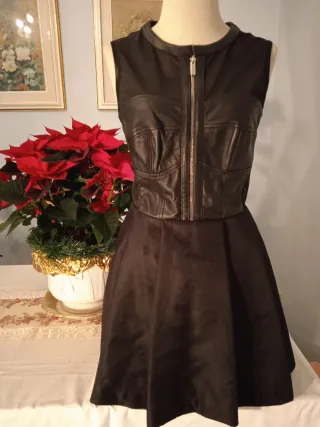 Abito nero pelle, raso e velo