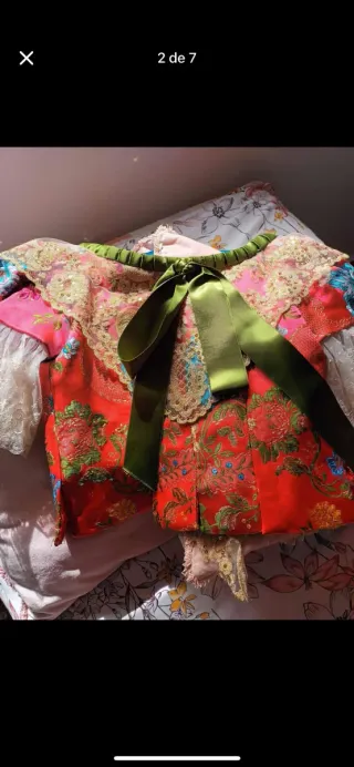 Traje de fallera rojo y verde