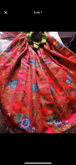 Traje de fallera rojo y verde