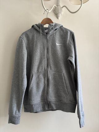Sudadera Nike gris con cremallera