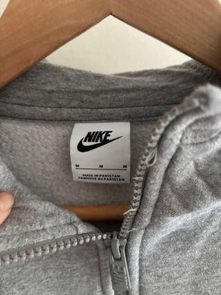 Sudadera Nike gris con cremallera