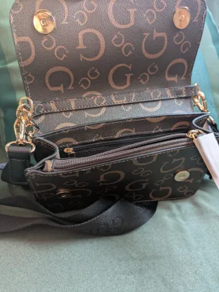 Bolso Guess Marrón y Dorado