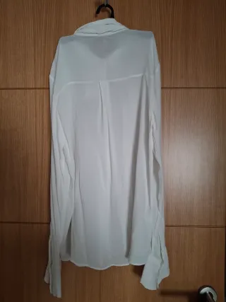 Blusa blanca con lazada