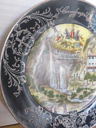 Plato de porcelana española Covadonga 1777