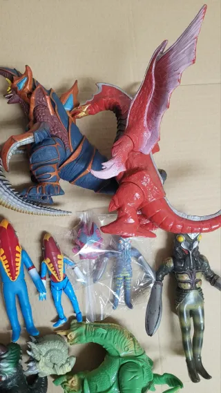 Ultraman & Alien Kaiju Monsters Bandai
