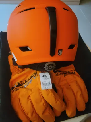 (A estrenar) Casco naranja con gafas y guantes (L)
