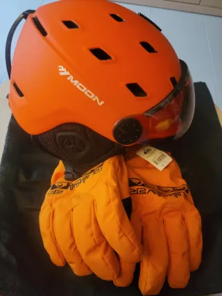 (A estrenar) Casco naranja con gafas y guantes (L)