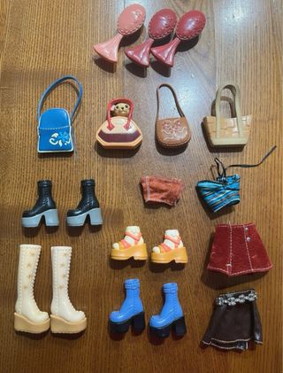 Barbie My Scene 2002 vestiti e accessori