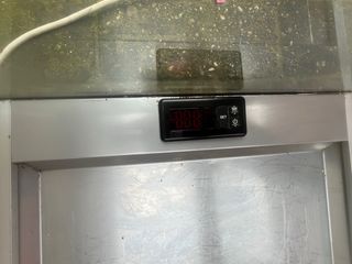 Vitrina expositora refrigeradora para barra bar