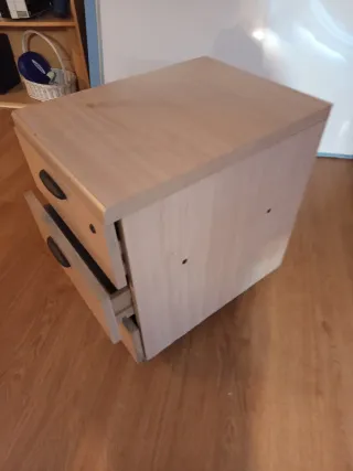 Cajonera de oficina madera.