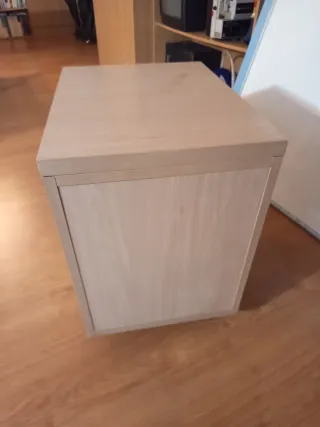 Cajonera de oficina madera.