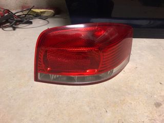 Piloto trasero derecho Audi A3 8P