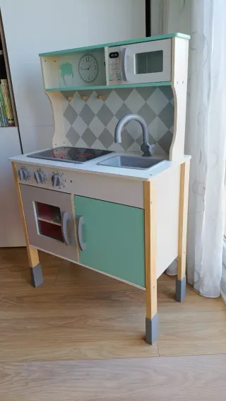 Cocinita de madera infantil