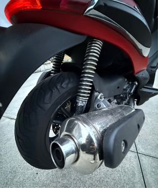 Piaggio Beverly 500 Roja