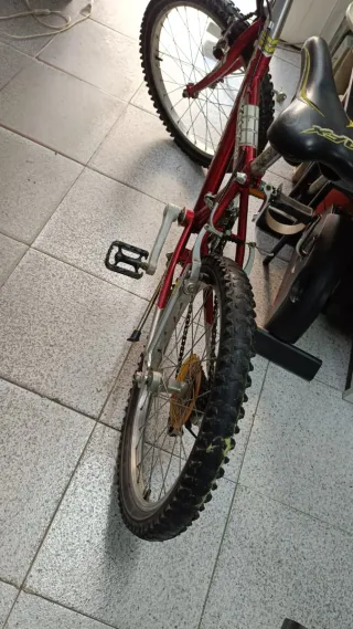 Bicicleta Infantil COLUBI YETY 20 Roja