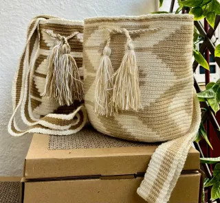 Mochilas tejidas a mano