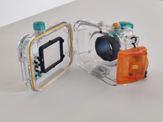 Canon A720 IS + Scafandro Subacqueo 40m