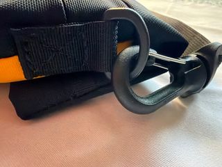 Bolso The North Face Amarillo y Negro