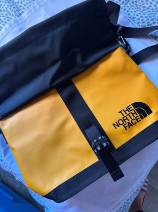 Bolso The North Face Amarillo y Negro