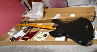 Sire Marcus Miller V7 Vintage BK 2nd GEN + extras