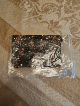 Falda London floral negra y dorada