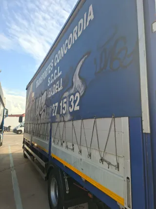 Renault Trucks midlum 2005