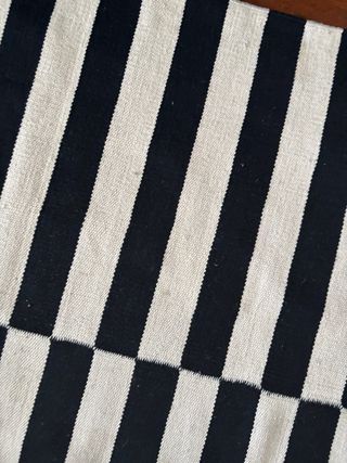 Alfombra IKEA STOCKHOLM rayas negro/hueso