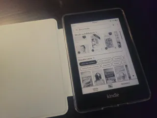 Kindle Paperwhite 10ª Gen E-reader + funda