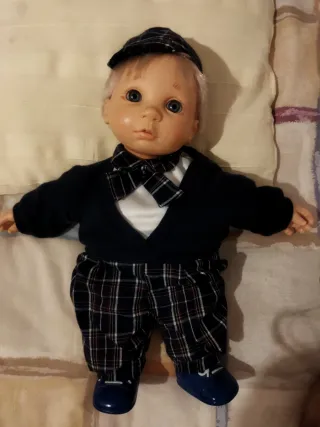 Muñecos antiguos niño y niña