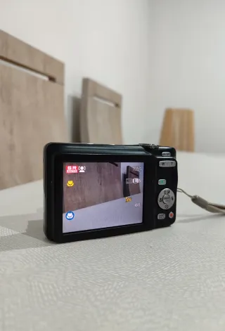 Cámara Digital Fujifilm 5x wide