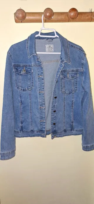 Chaqueta vaquera azul (Marca Mila Premium)
