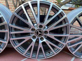 Juego de llantas 18 Pulgadas Mercedes-Benz (2022)