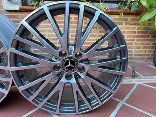 Juego de llantas 18 Pulgadas Mercedes-Benz (2022)