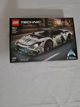 LEGO Technic 42214 Lamborghini Revuelto