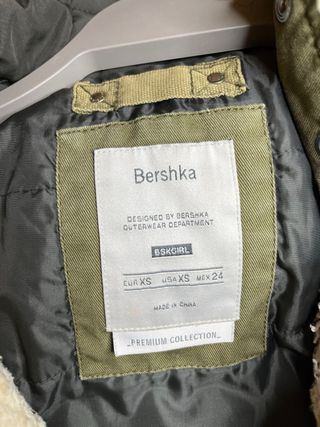 Chaqueta Verde Militar Bershka Mujer
