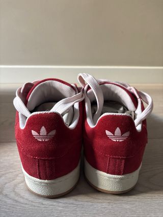 Adidas Campus granate y blancas