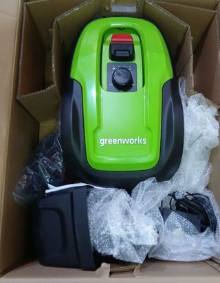 Robot cortacésped Greenworks OPTIMOW S - 300m²