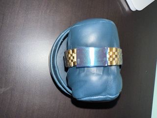 Reloj  Dorado con Diamantes