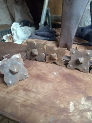 8 clavos de forja antiguos