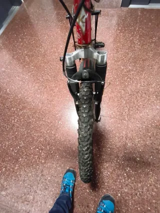 Bicicleta Montaña Kenium Roja