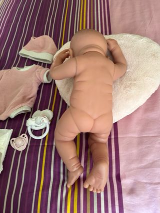 Muñeca Recién Nacida con Saco y Mordedor