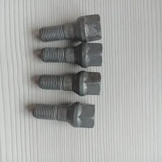 Tornillos Rueda Coche (4 unidades)