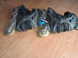 Patines en línea negros