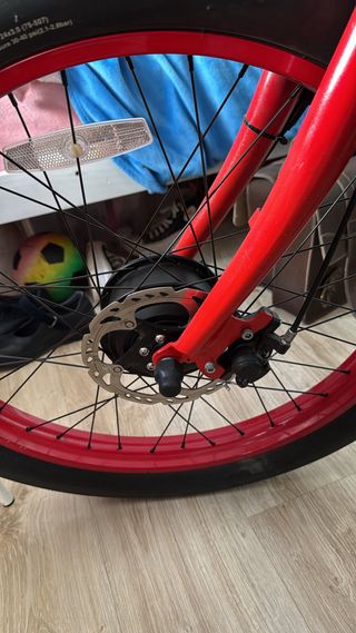 Bicicleta Eléctrica Felt Cruiser Roja red baron