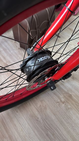 Bicicleta Eléctrica Felt Cruiser Roja red baron