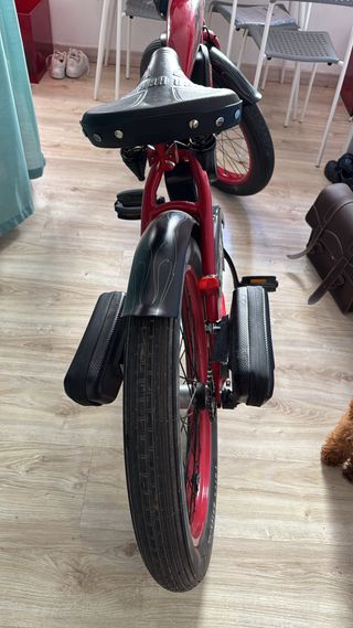 Bicicleta Eléctrica Felt Cruiser Roja red baron