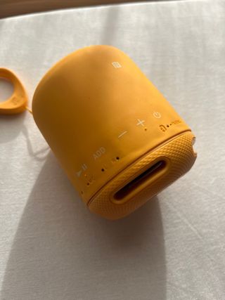 Altavoz Sony Amarillo Portátil